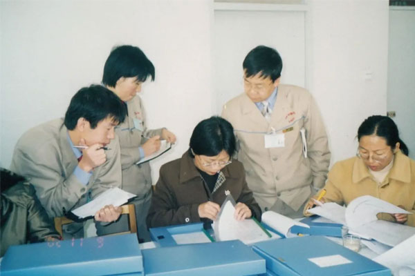 2002�����ľ���ѧϰGMP��֤֪ʶ